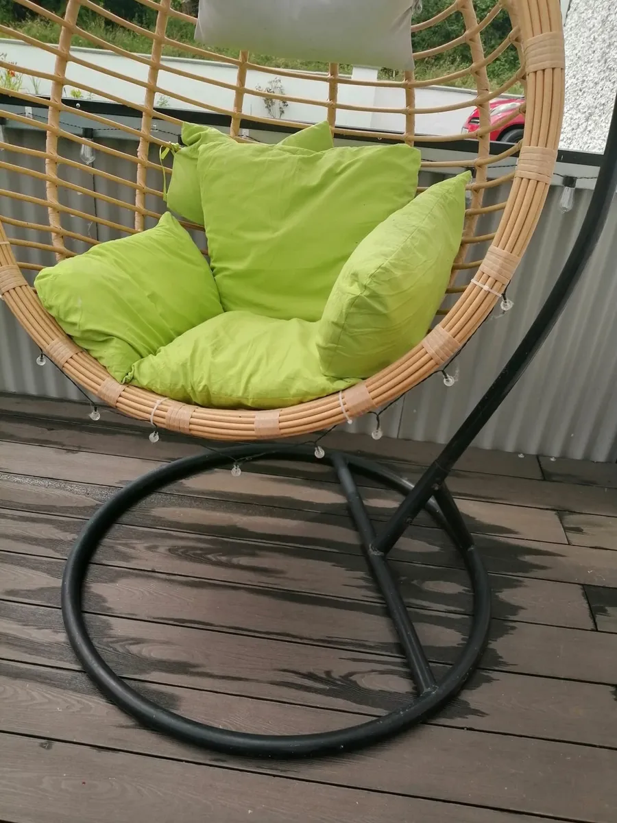 Large Egg chair - Image 1
