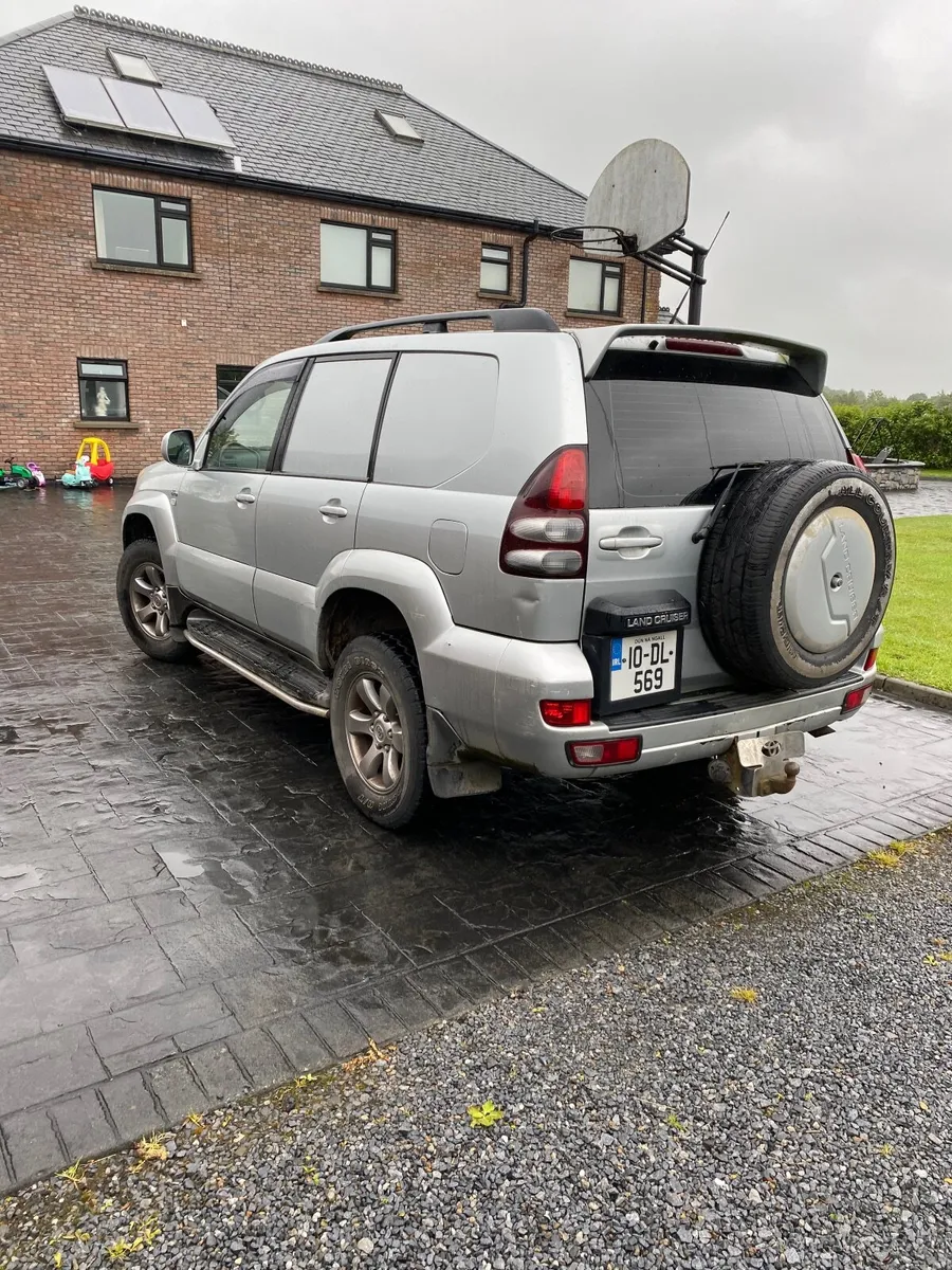 Toyota Land Cruiser 2010 - Image 3