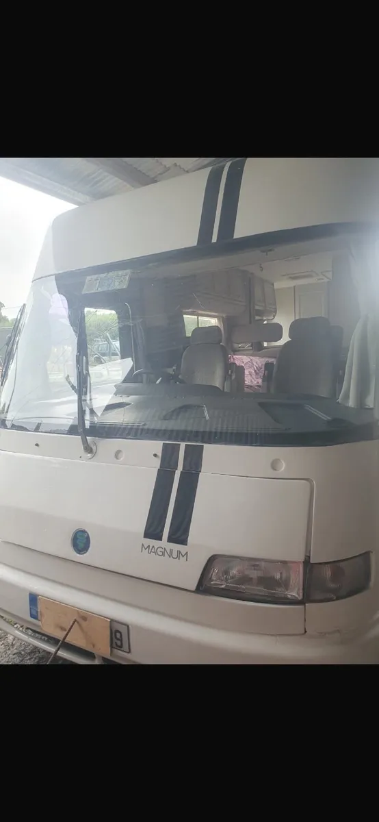 Camper van - Image 1