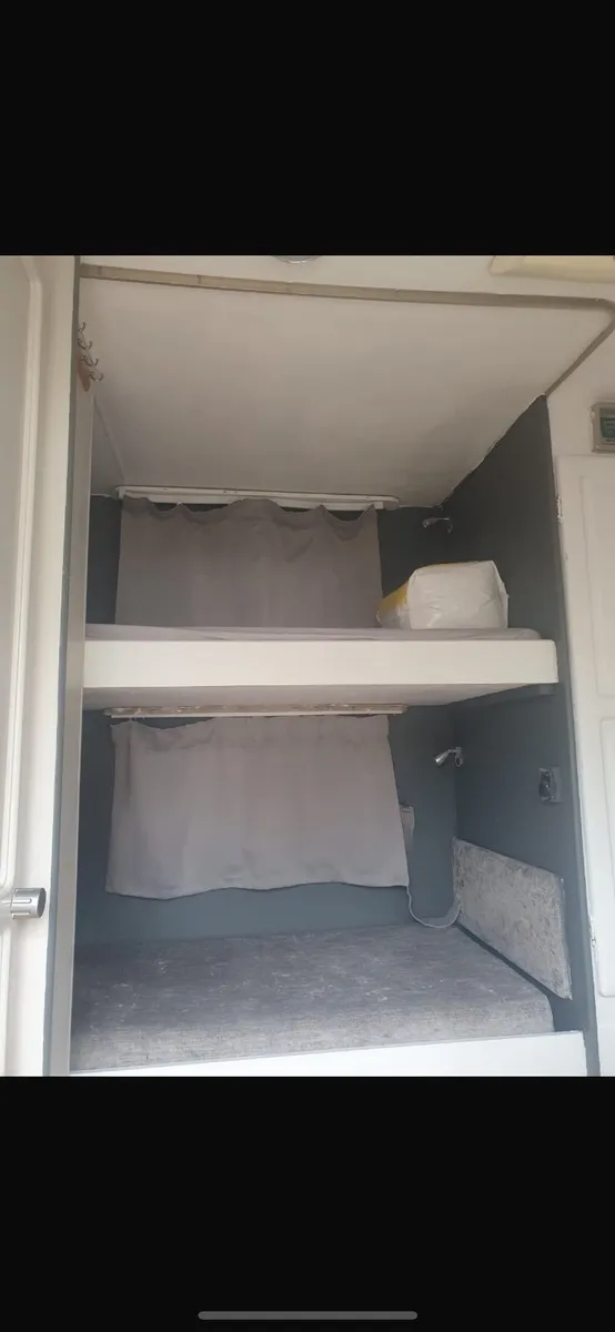 Camper van - Image 4