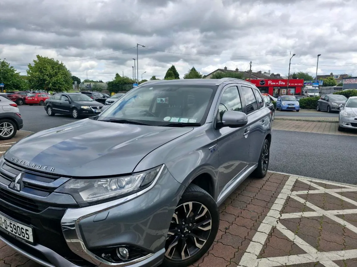 2016 mitsubishi outlander phev hybrid plug in - Image 1