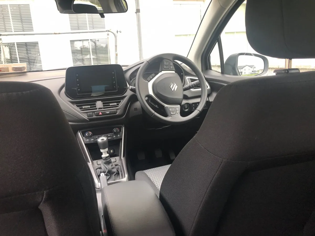 Suzuki SX4 S-Cross 2023 - Image 4