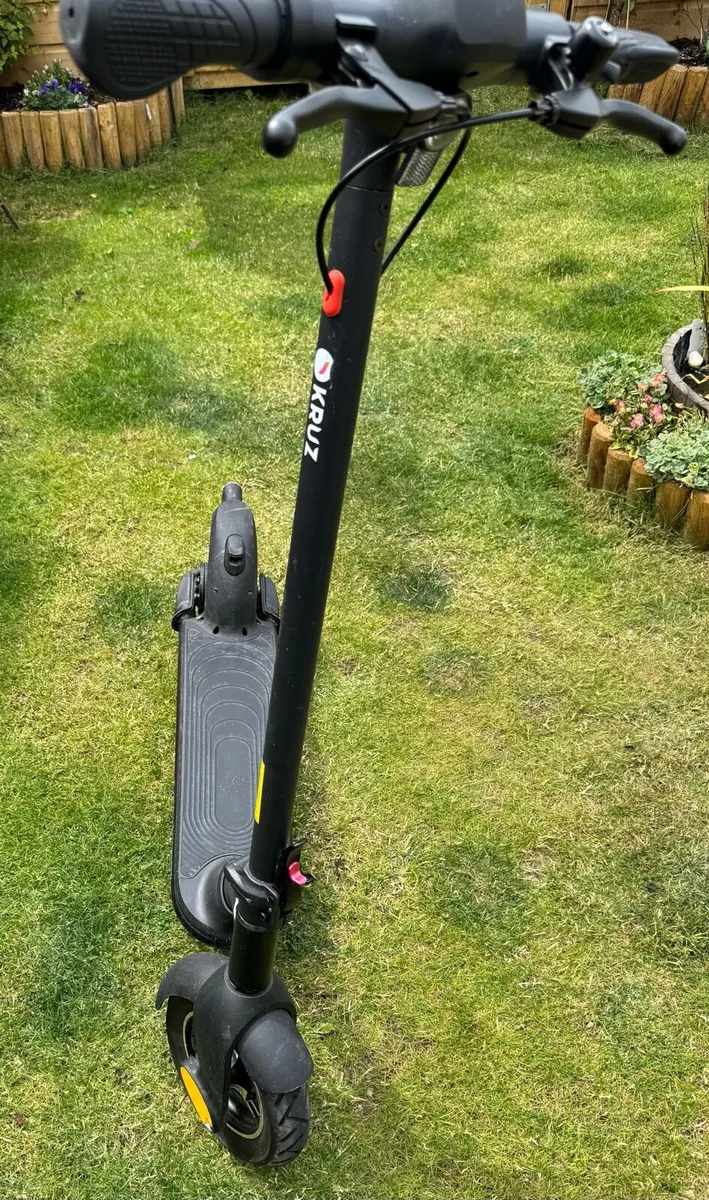 Kruz Electric Scooter - Image 1