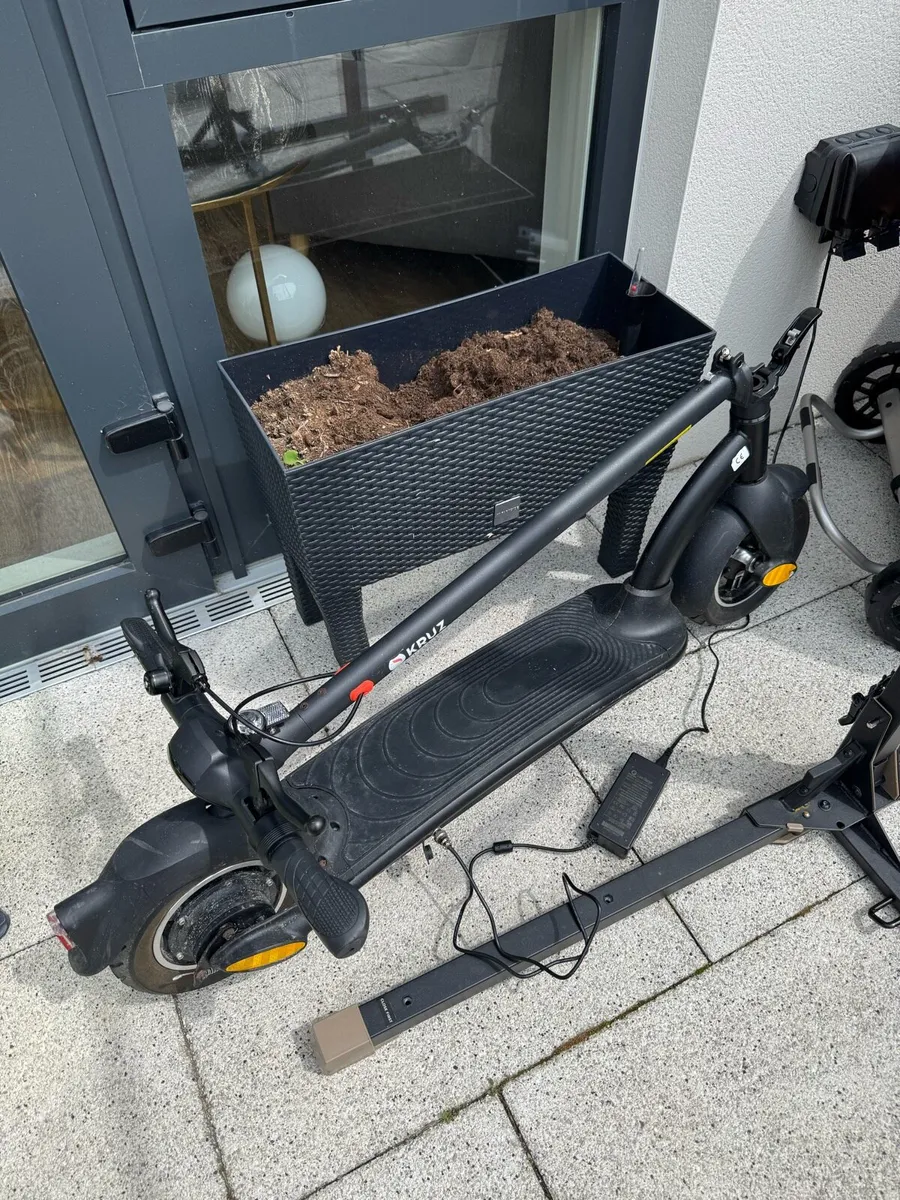 Kruz Electric Scooter - Image 4