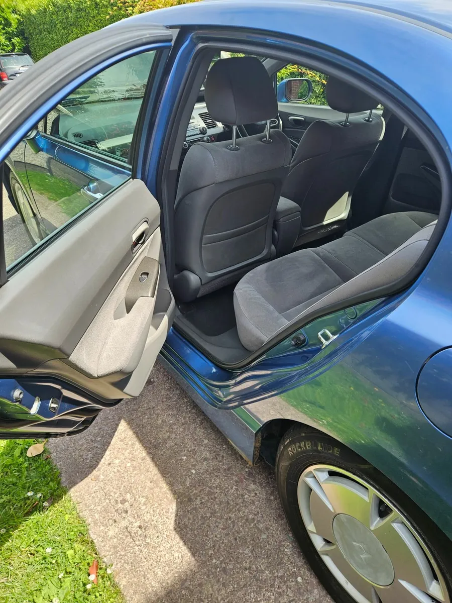 Honda Civic 2008 - Image 2