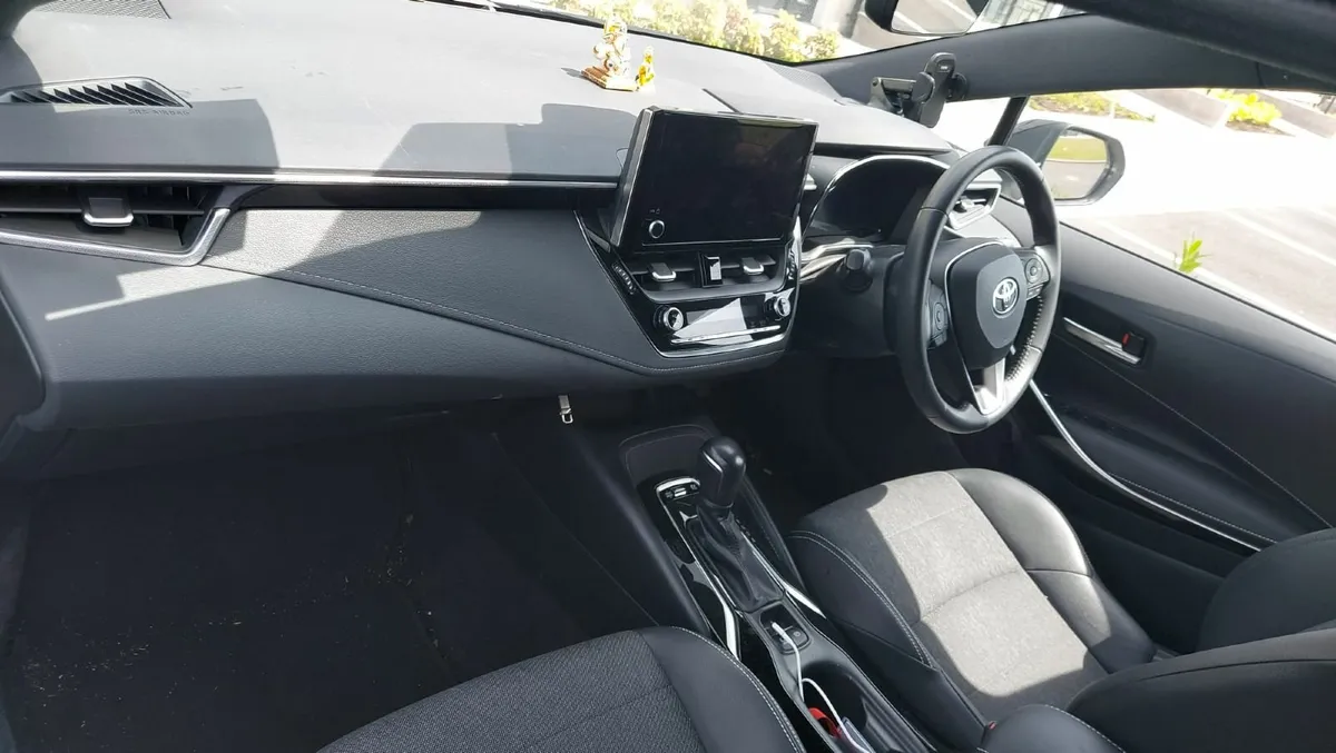 Toyota Corolla 2022 - Image 2
