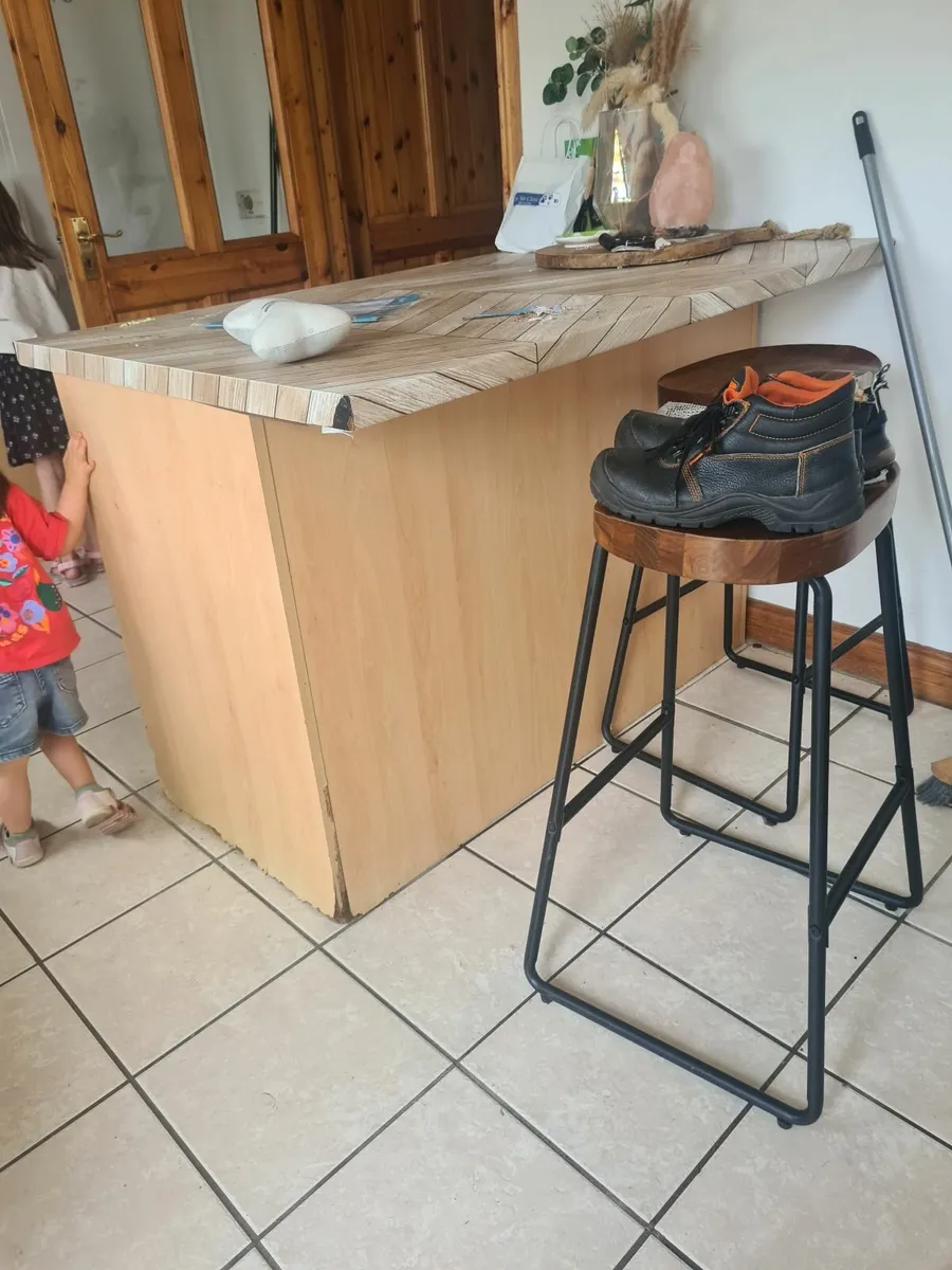 Kitchen island - Image 2