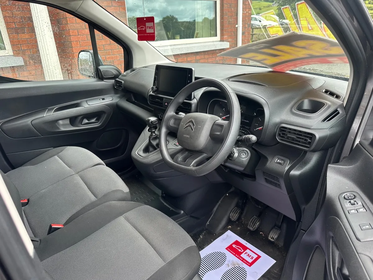 2022 Citroen Berlingo. Category N - Image 3