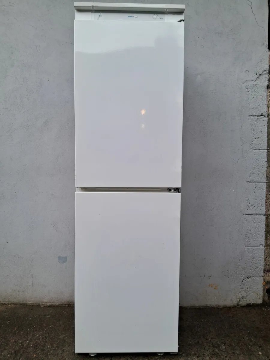 50/50 INTEGRETED FRIDGE AND FREEZER - Image 3