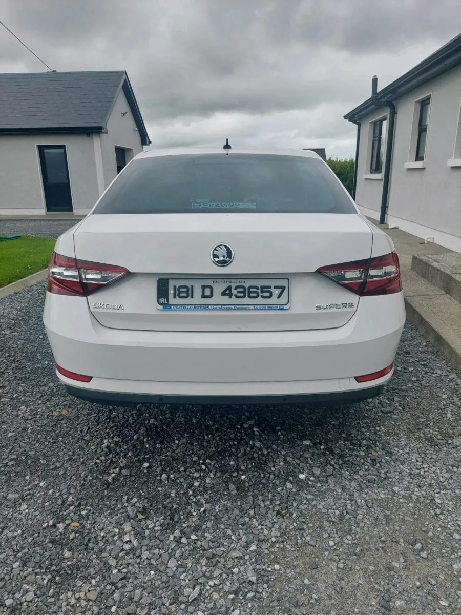 Car - Image 4