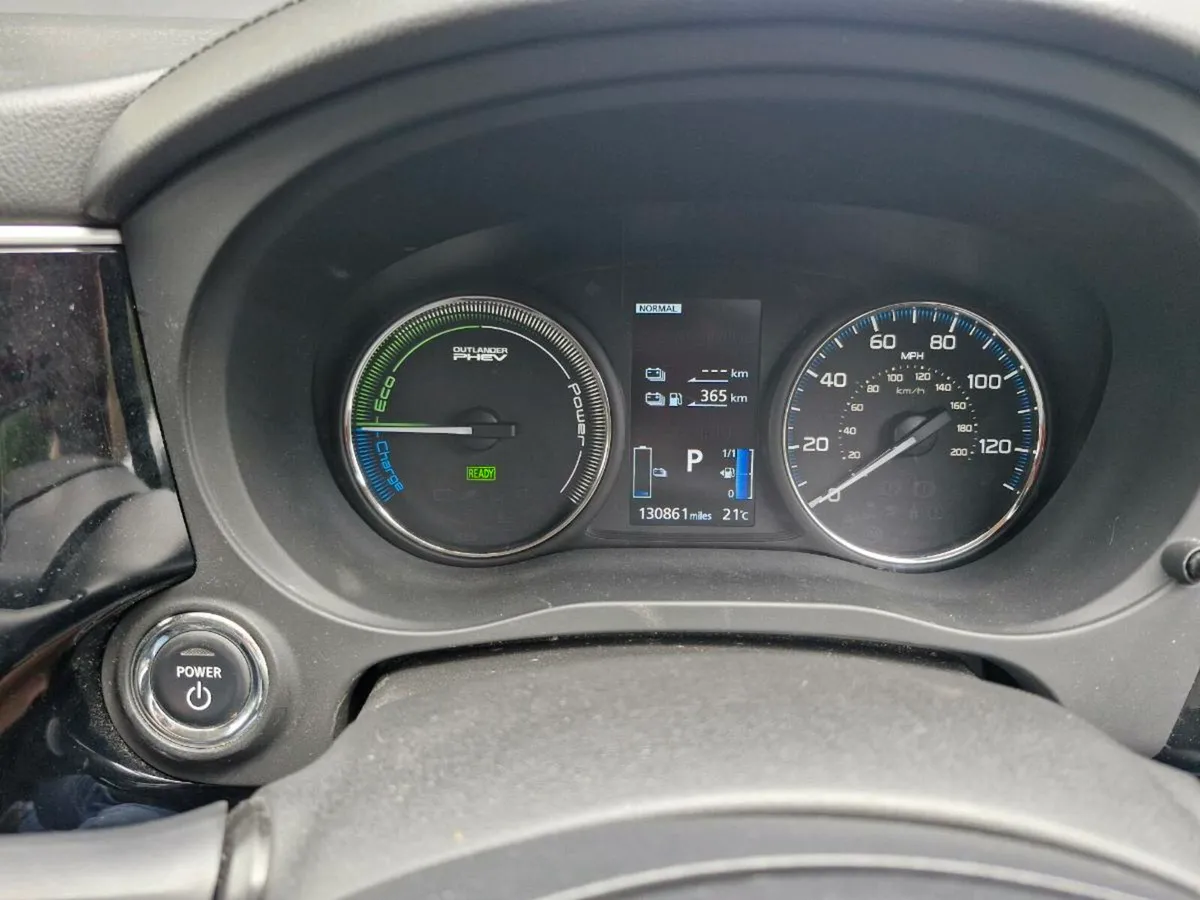 2016 mitsubishi outlander phev hybrid plug in - Image 2