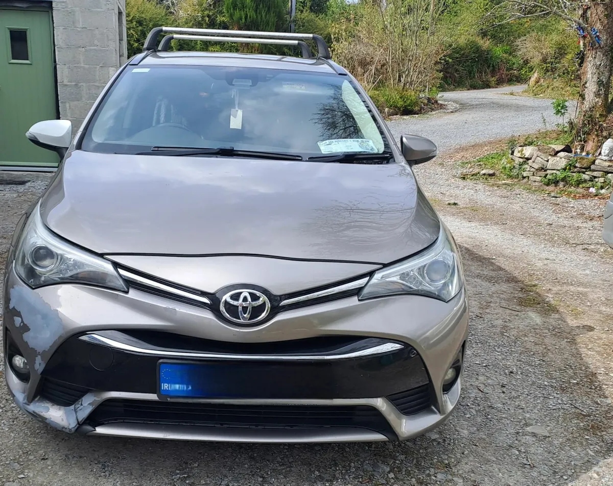 Toyota Avensis 2015 - Image 2