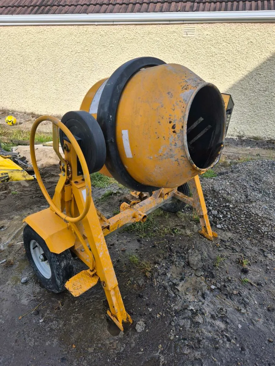 Cement Mixer - Image 1