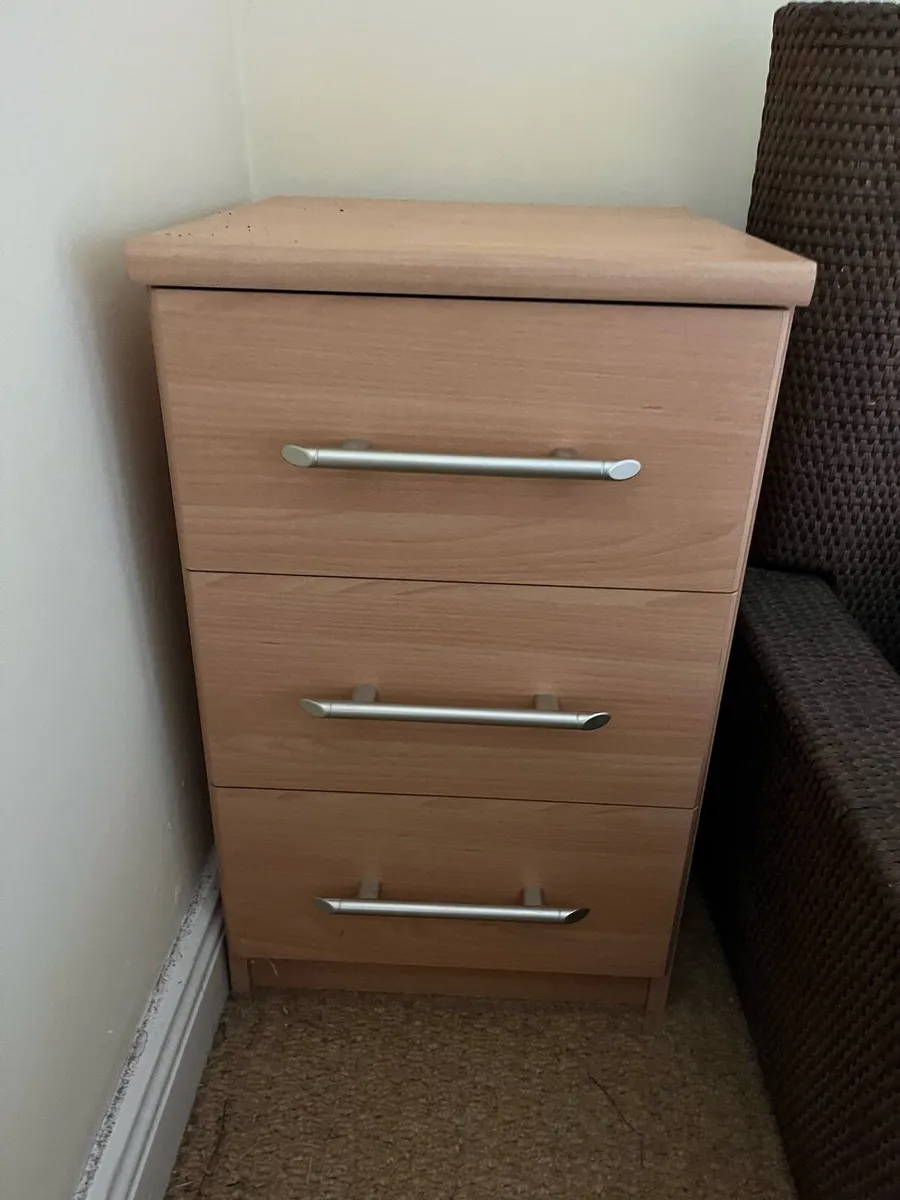 Chest of drawers for sale - Image 3