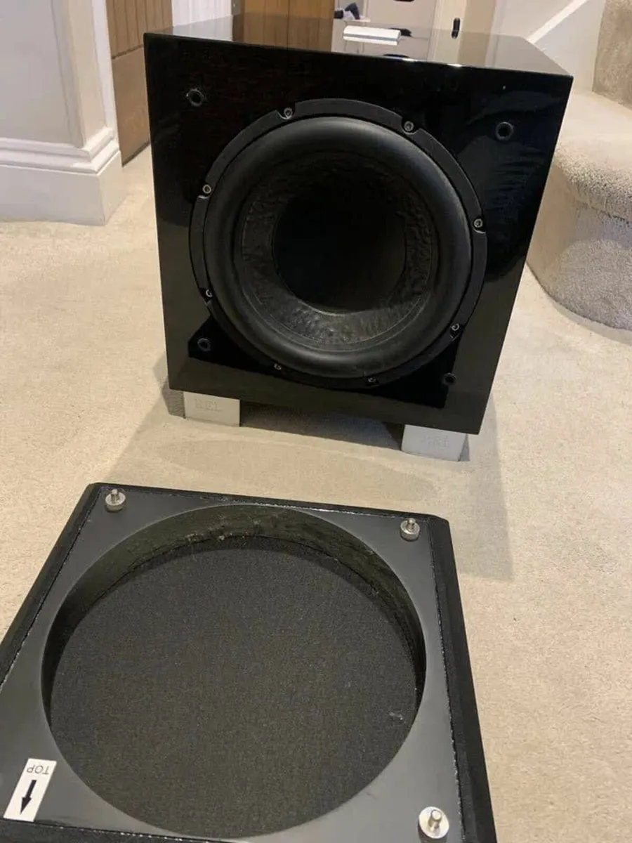 REL S2 SUBWOOFER - Image 1