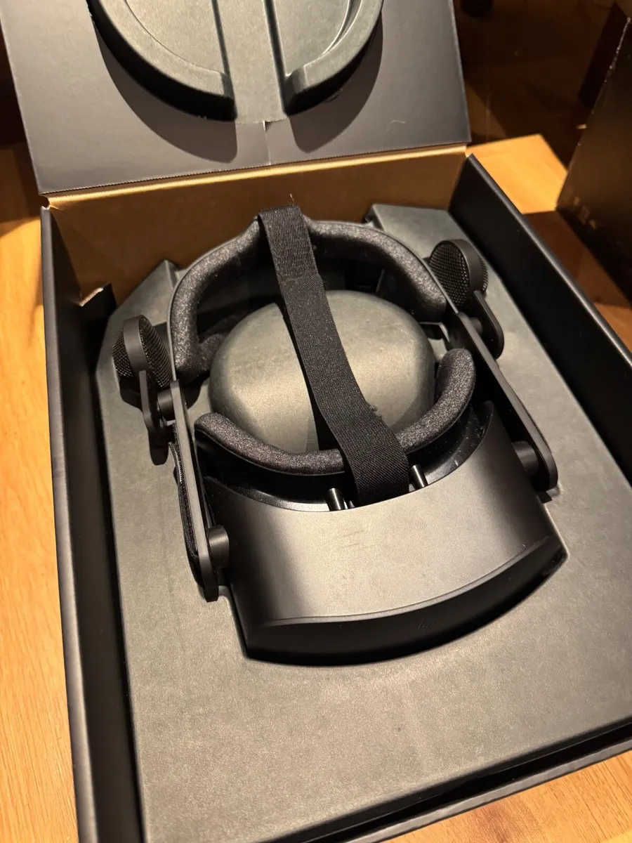 HP Reverb G2 VR Headset - Image 1
