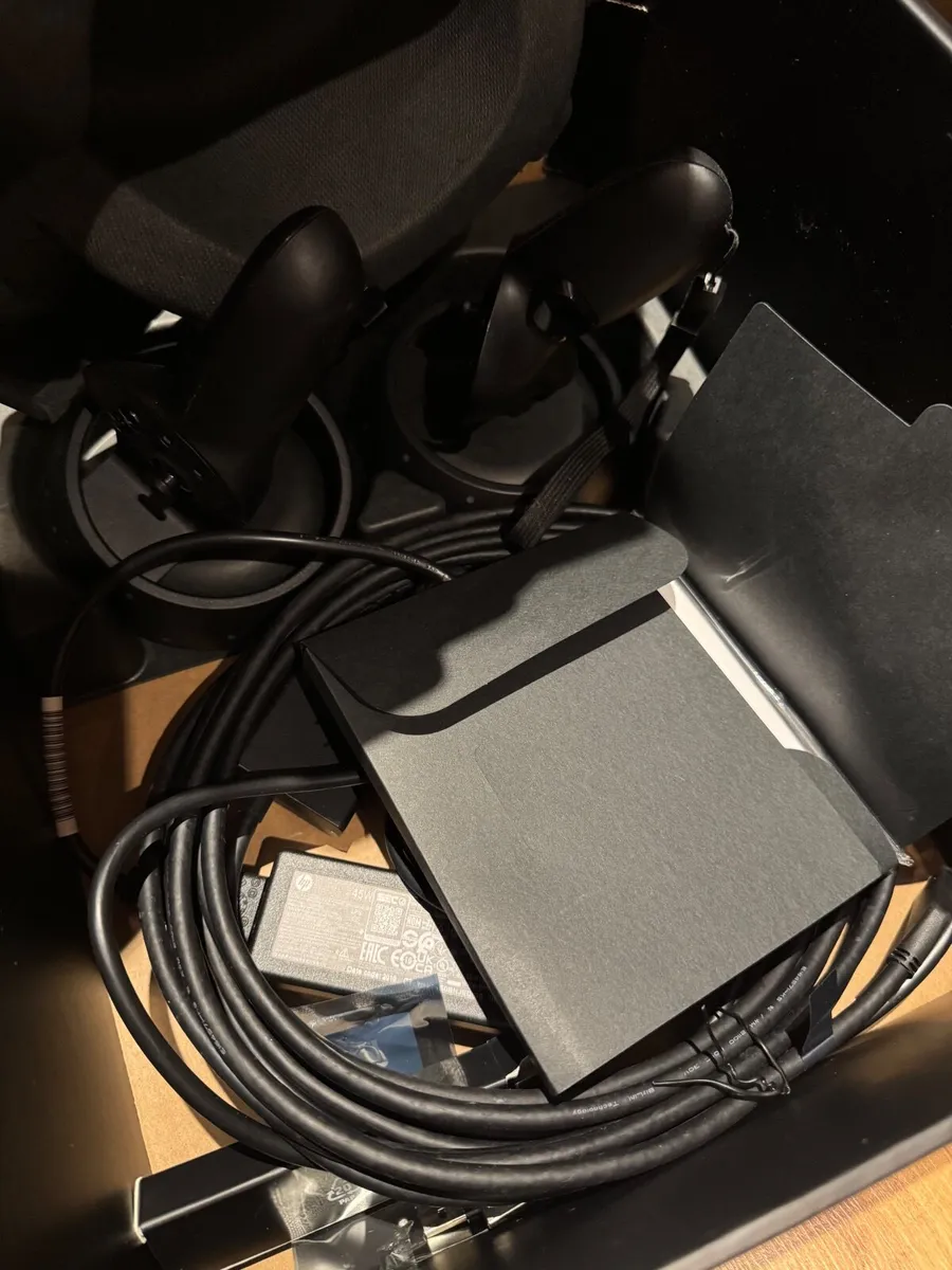 HP Reverb G2 VR Headset - Image 3