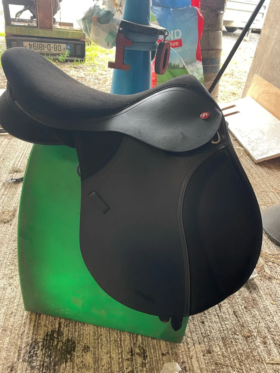 Thorowgood saddle 16.5” - Image 1