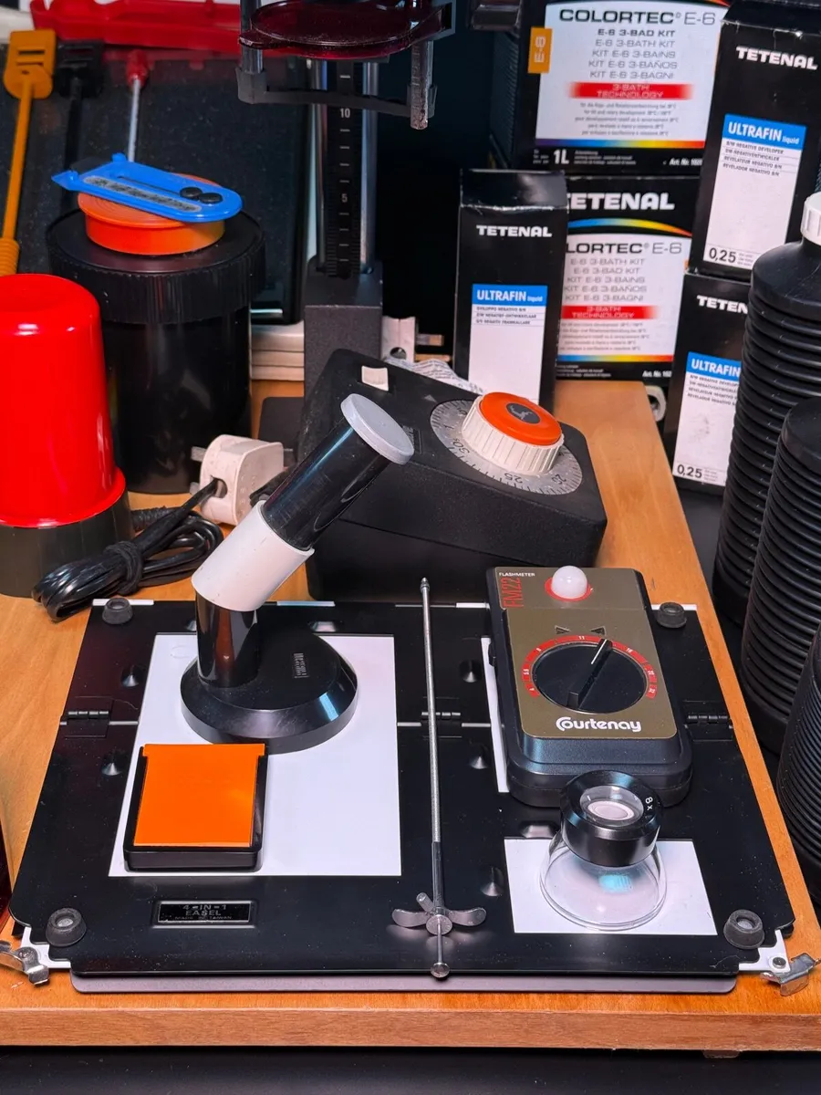 Dark room equipment. - Image 2