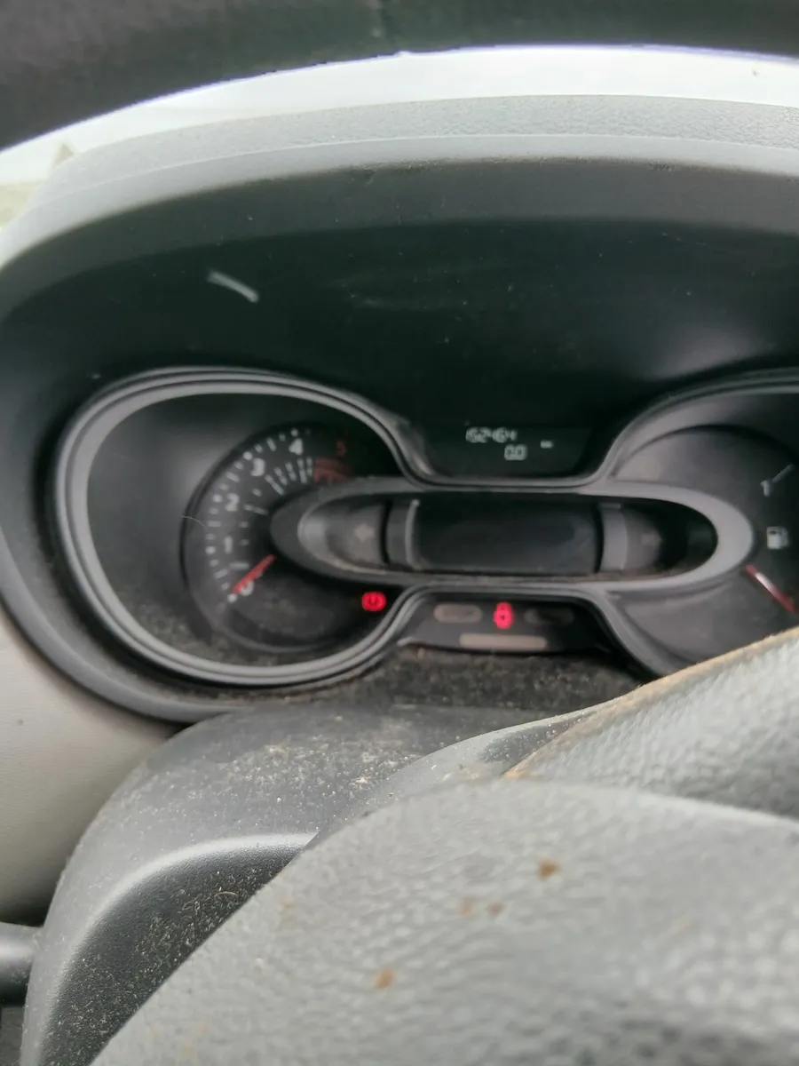 Renault Trafic 2017 - Image 2
