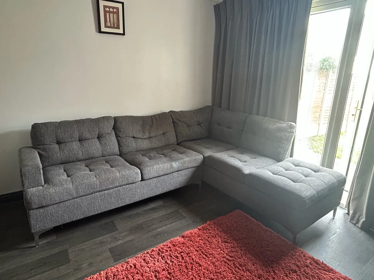 Grey fabric 6 seater corner sofa - Image 1