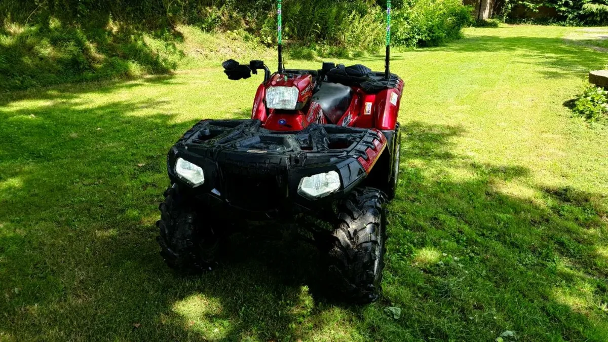 Polaris sportsman 550 2010 - Image 2
