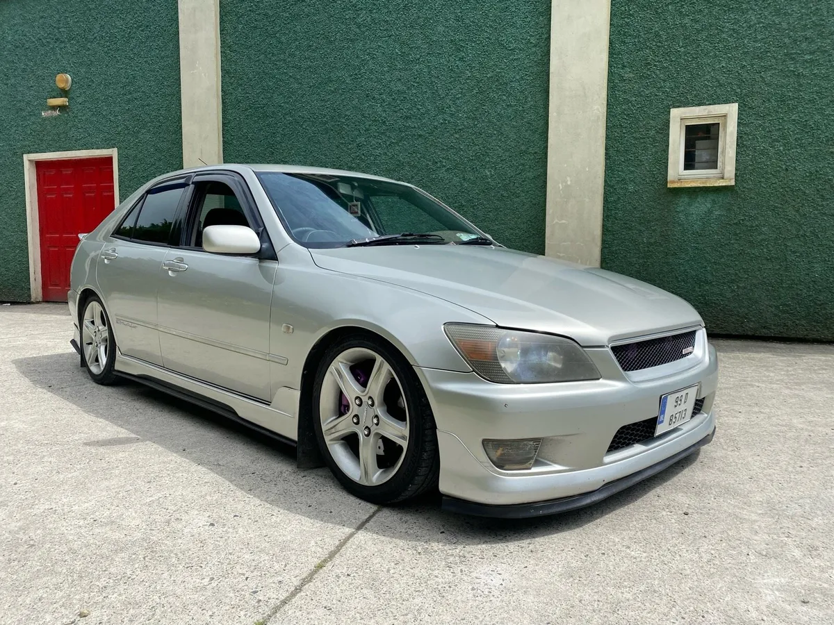 Toyota Altezza - Image 2