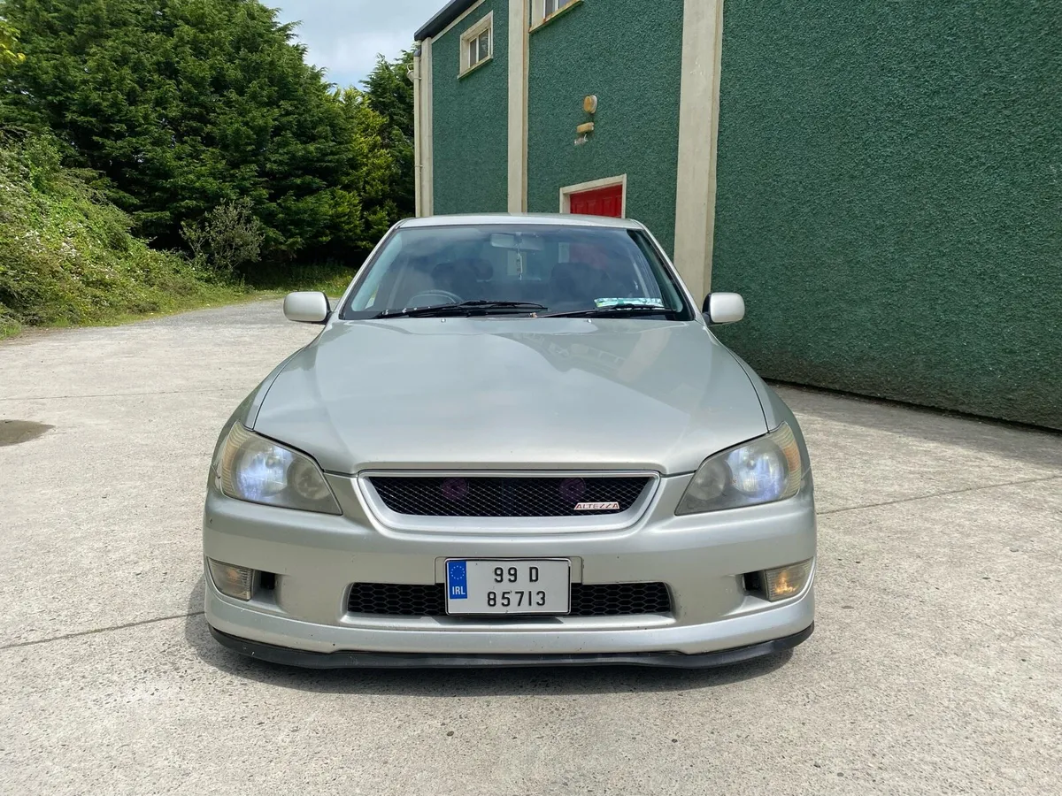 Toyota Altezza - Image 3