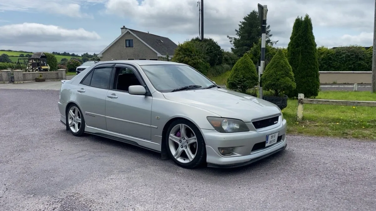 Toyota Altezza - Image 4