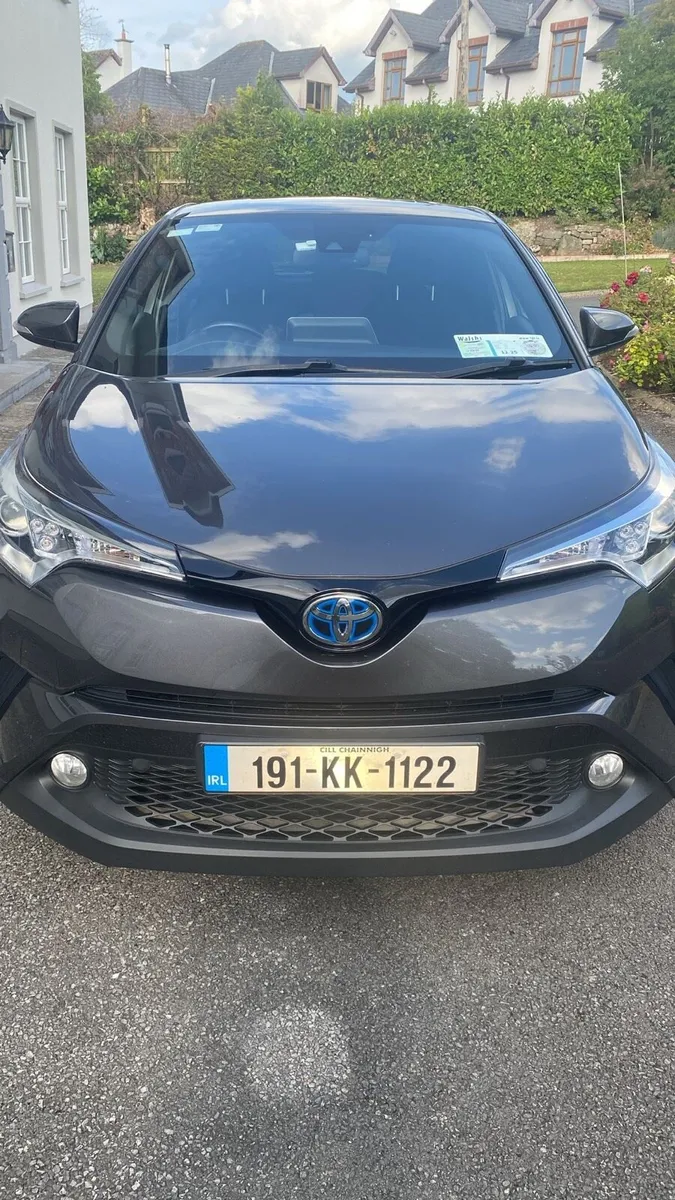 Toyota CH-R Sport - Image 2