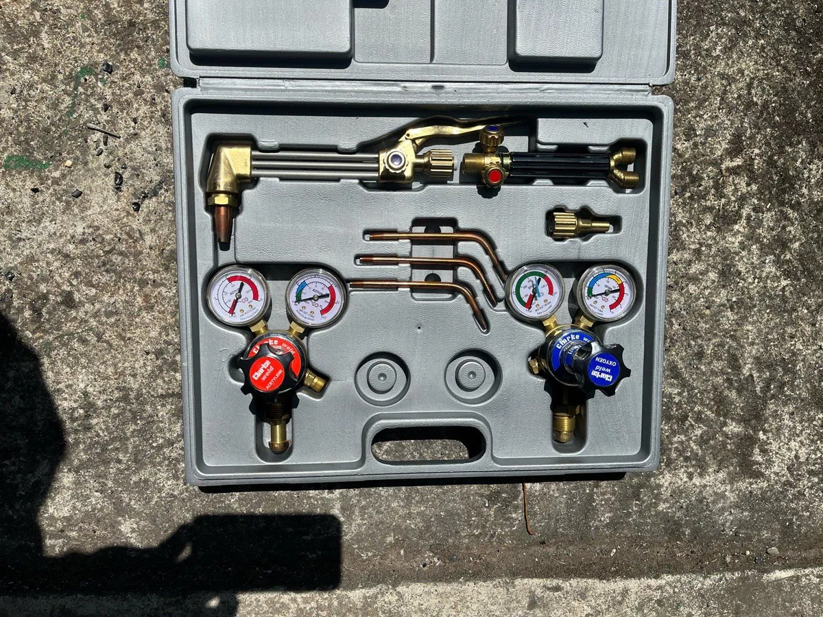 OXY ACETYLENE WELDER & CUTTING KIT - Image 4