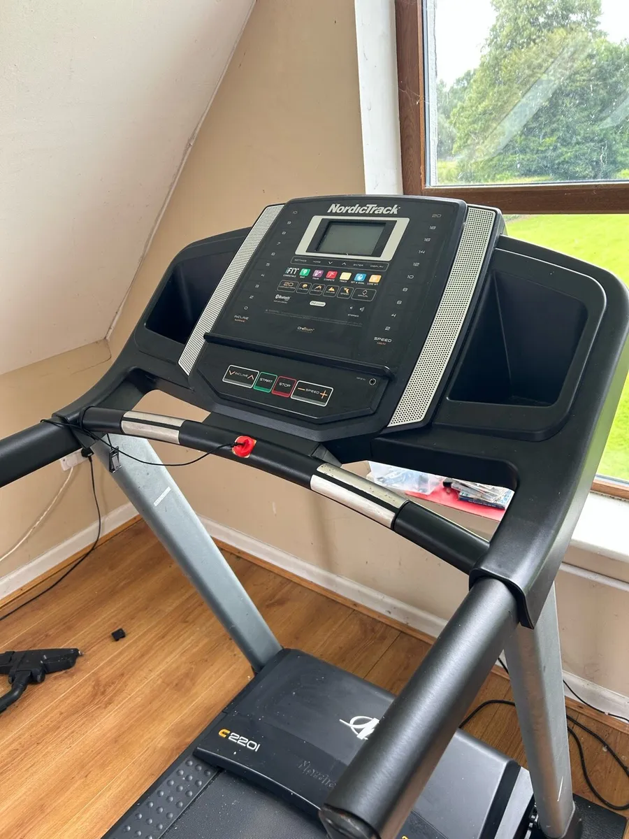 Gym equipment (treadmill, bike, elliptical) - Image 3
