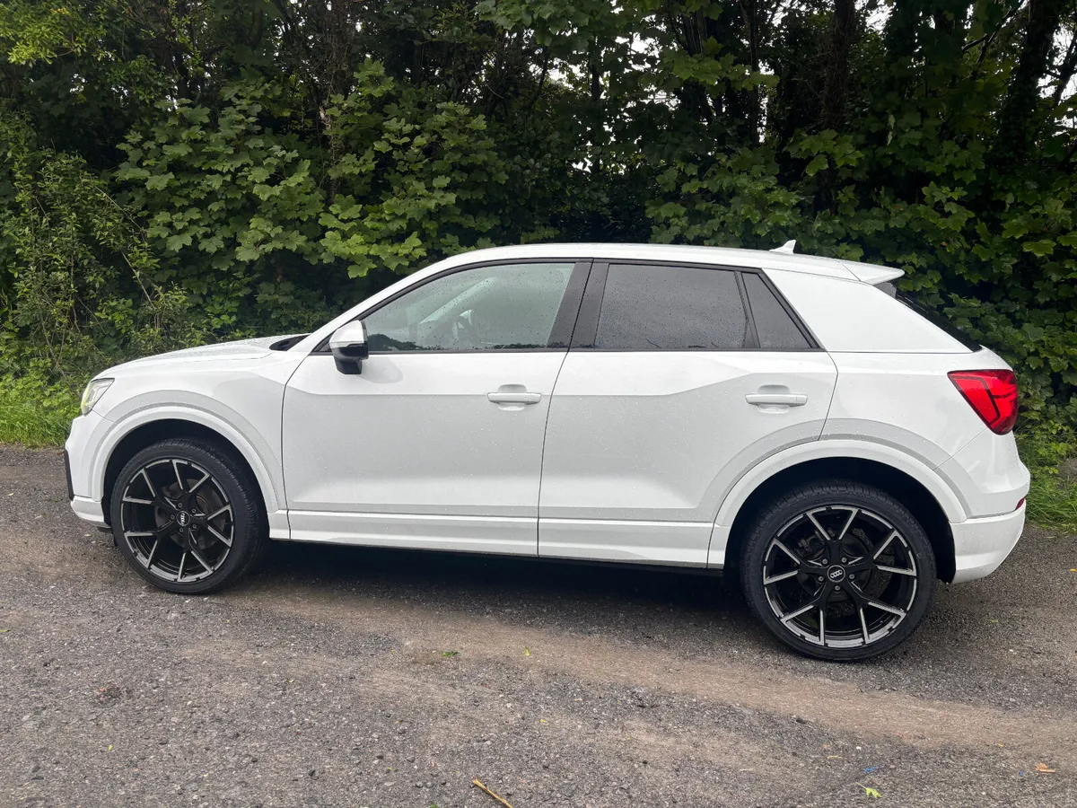 Audi Q2 TFSI S-TRONIC 2018 - Image 3