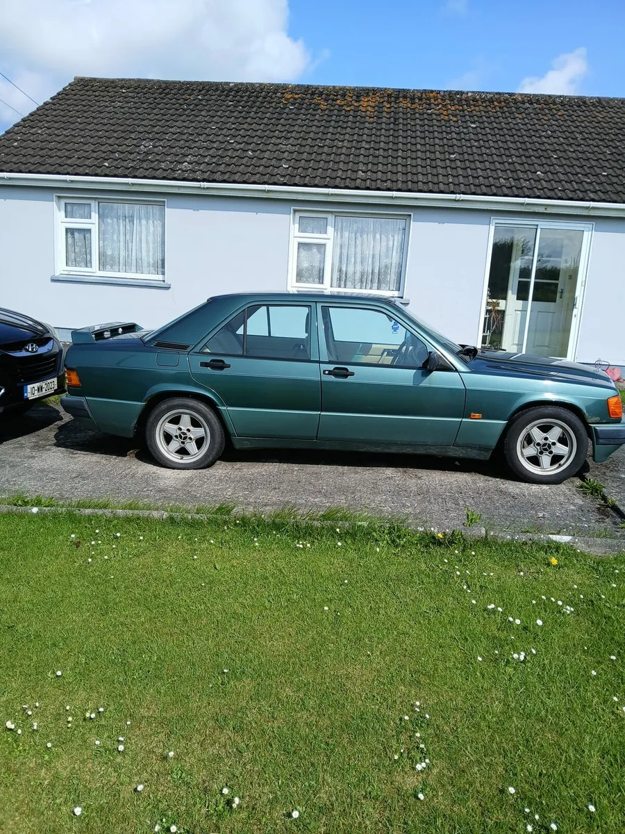 Mercedes 190e - Image 1