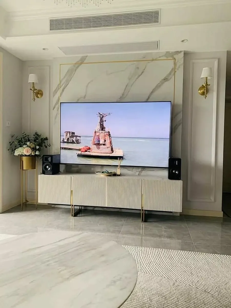 ModernTv Unit. - Image 1