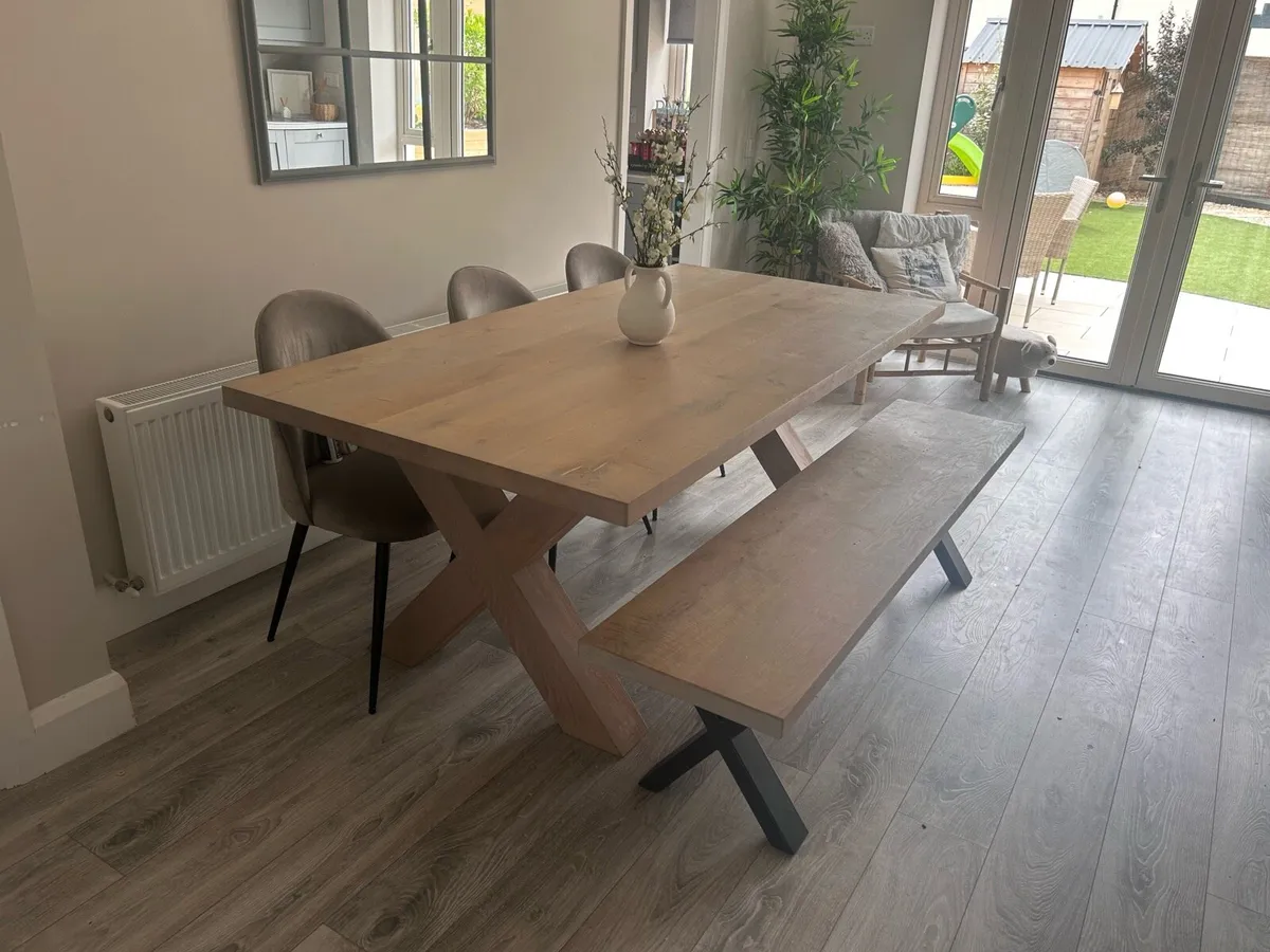 Oak dinning table and bench - Image 2