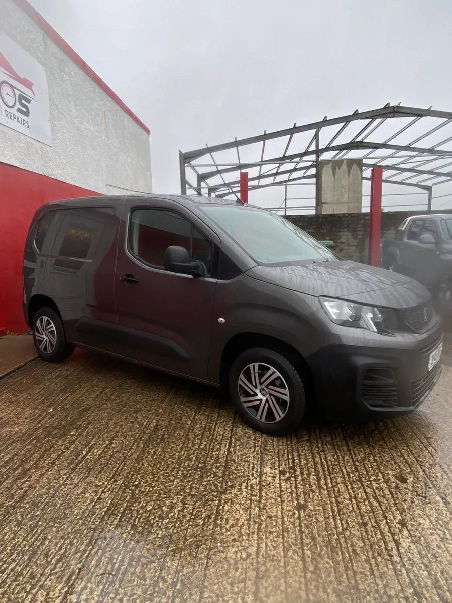 2021 PEUGEOT PARTHER FINANCE WARRANTY DELIVERY - Image 2