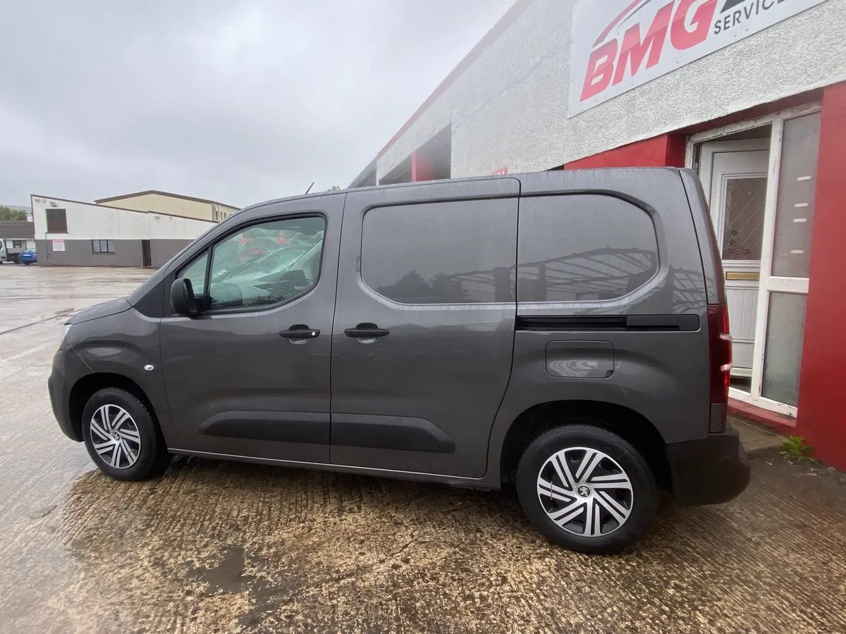 2021 PEUGEOT PARTHER FINANCE WARRANTY DELIVERY - Image 4
