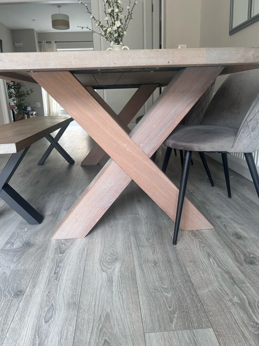 Oak dinning table and bench - Image 4
