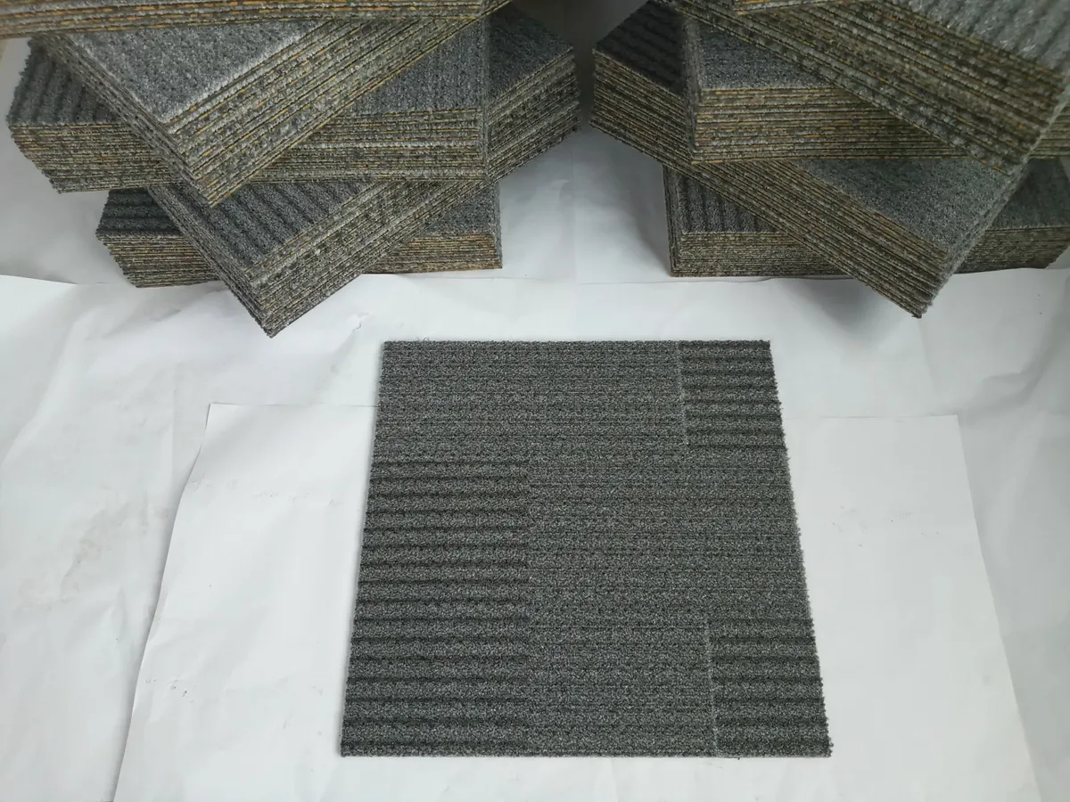 Delivery - Lot of 115 x Carpet Tiles Good Conditio - Image 2