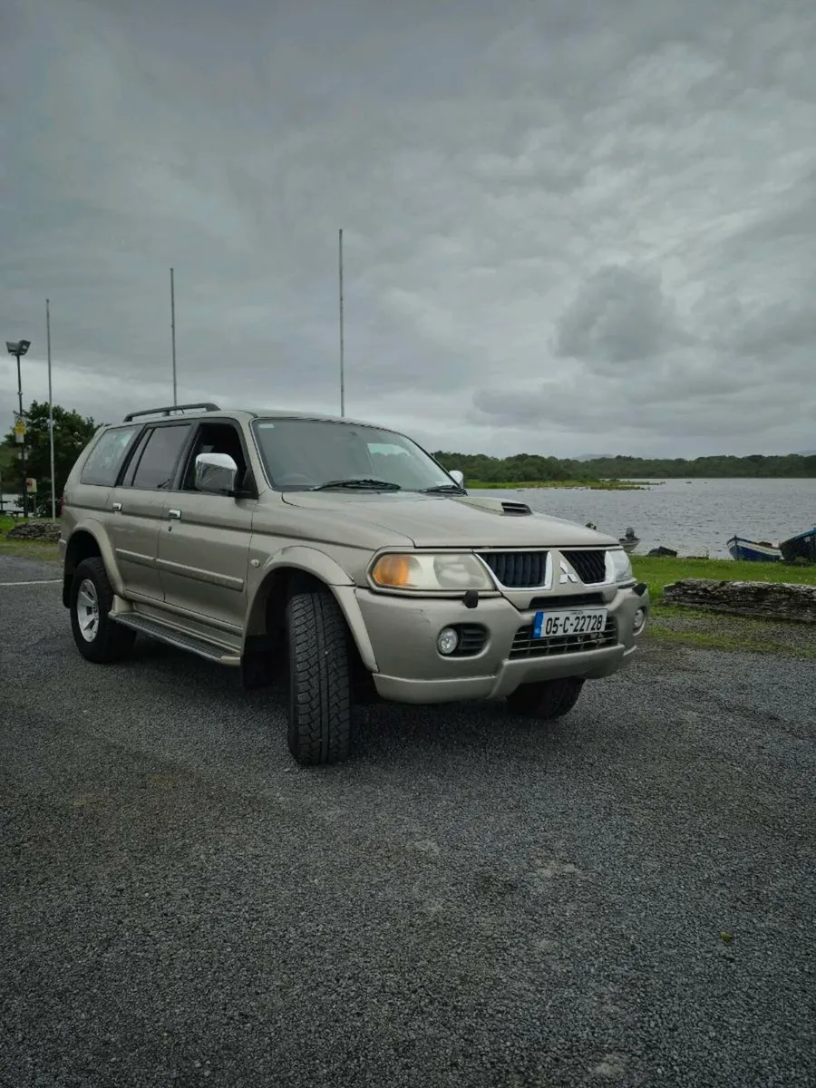 Mitsubishi Pajero Jeep - Image 2