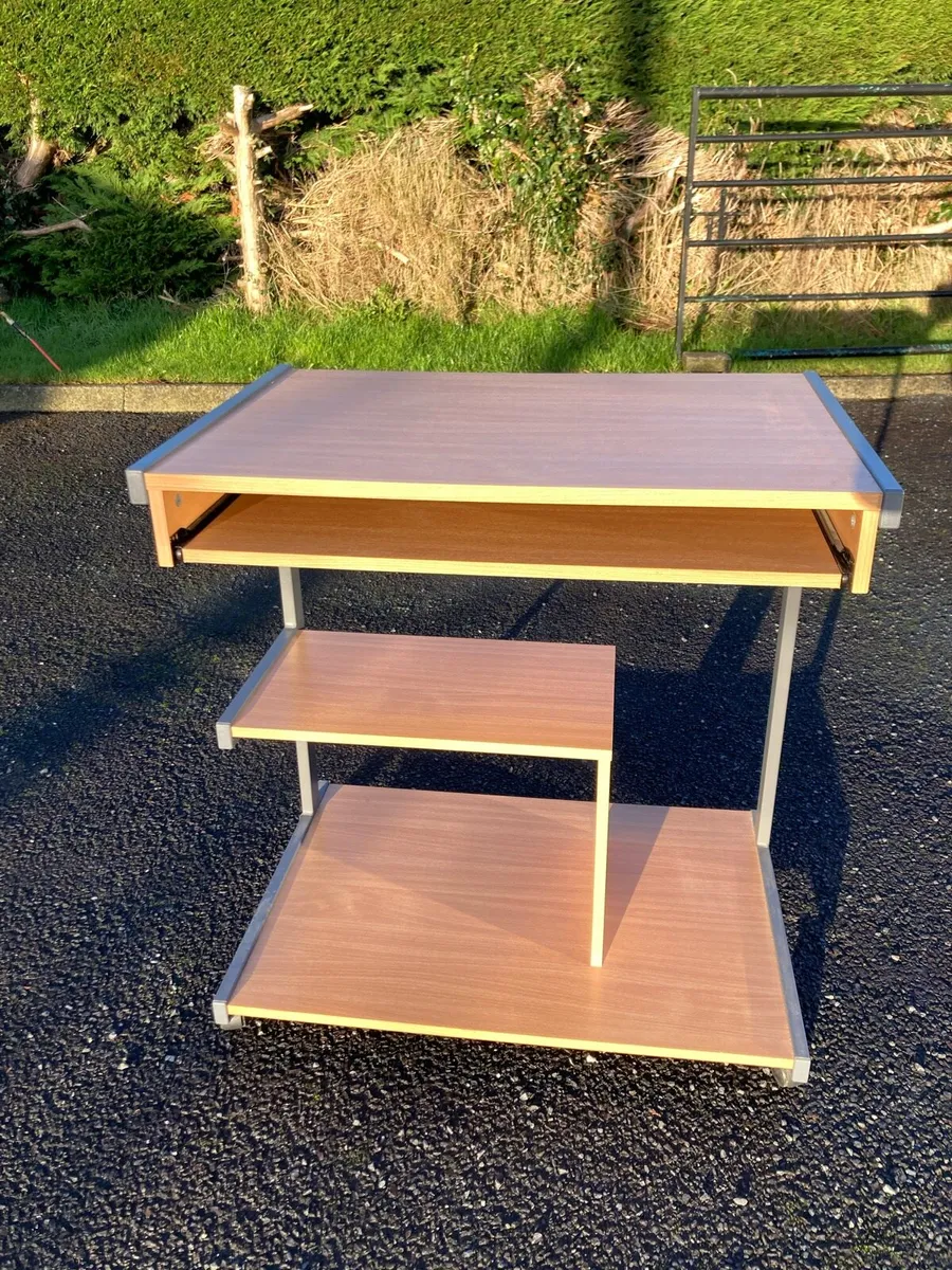 Computer Desk - Image 1