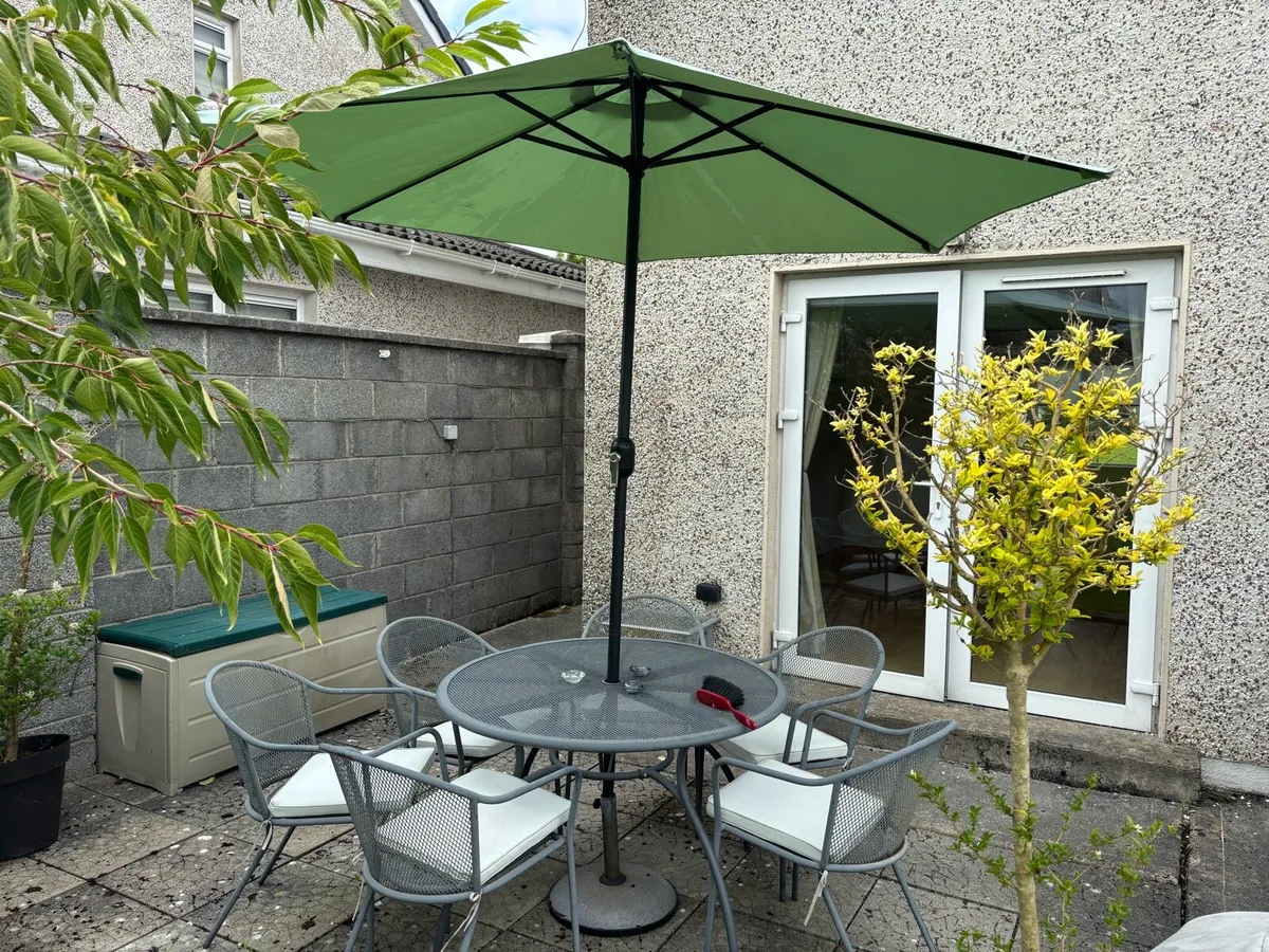 Garden furniture - Image 1