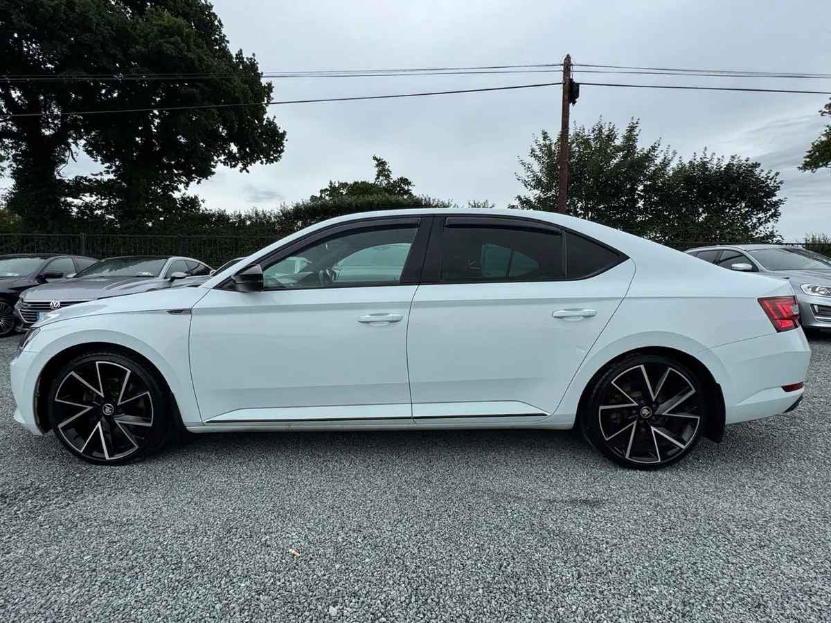 171 SKODA SUPERB 2.0 TDI 150BHP SPORTLINE - Image 4
