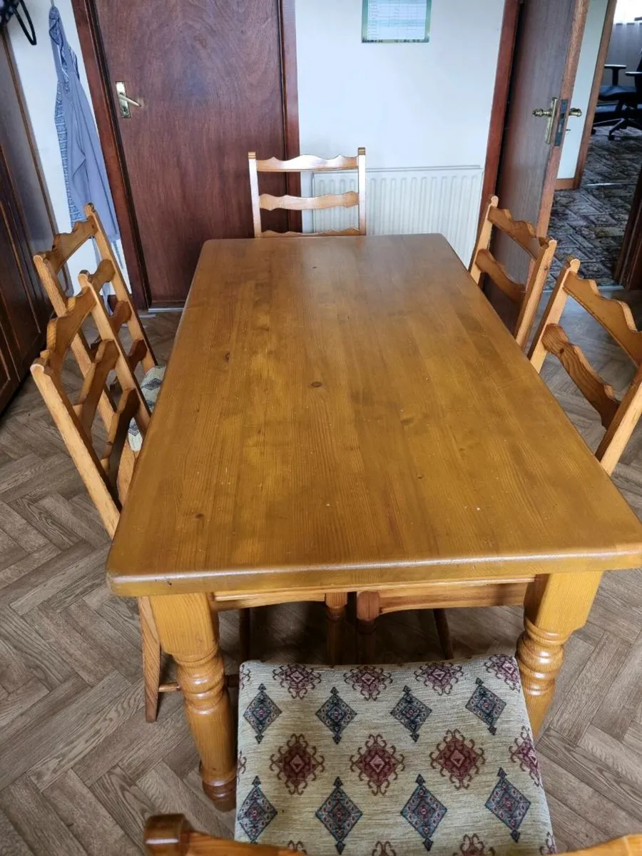 Solid wood dining table + 6 chairs - Image 1