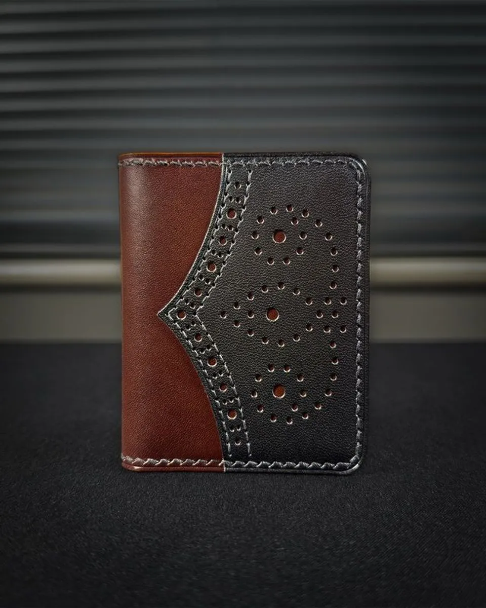 Cardholder by Yundin - Image 1