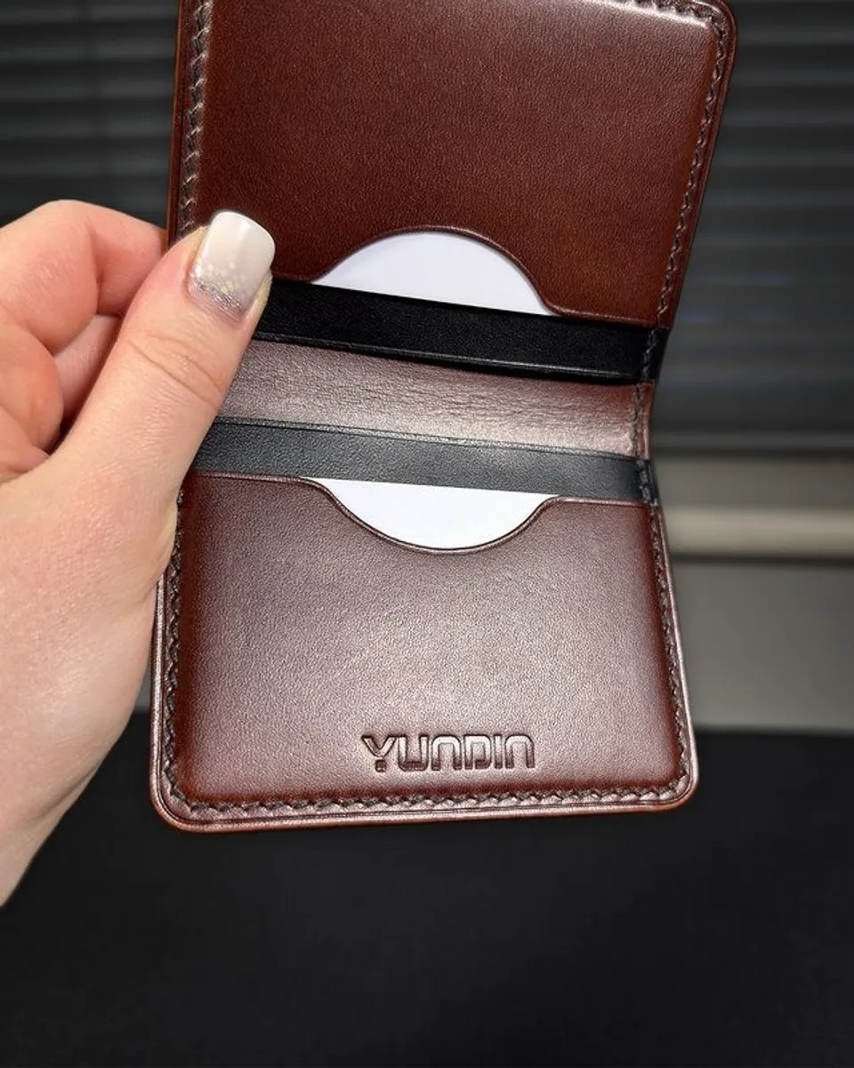 Cardholder by Yundin - Image 4