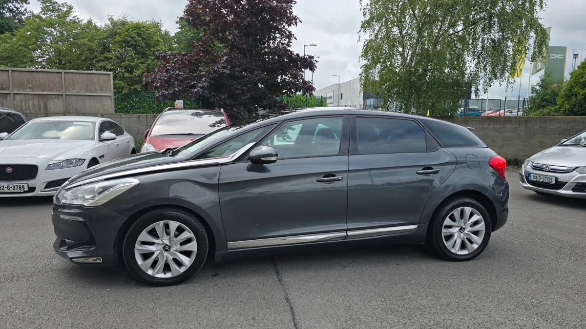 Citroen DS5 1.6e-hdi Airdream Dstyle 5DR Automatc - Image 2