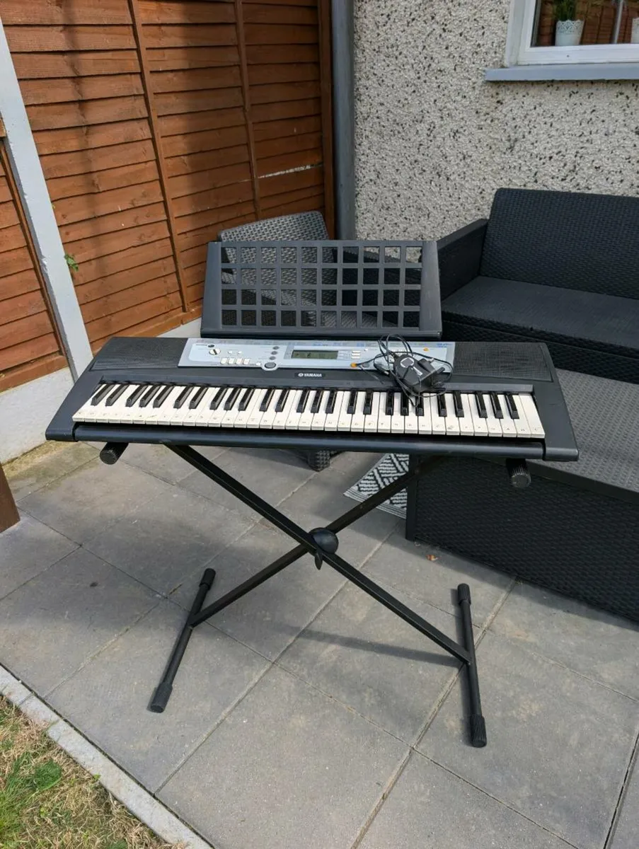 Yamaha keyboard - Image 1