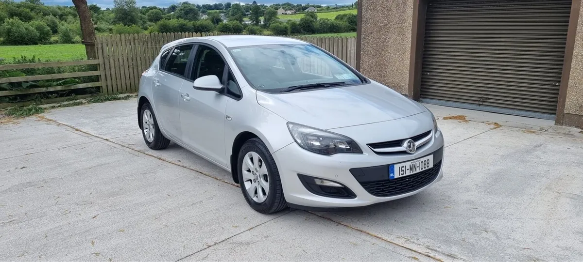 151 Vauxhall Astra 1.6CDTi design eco - Image 1